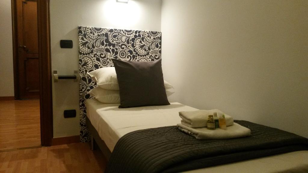 Lch-Lateran Charming House Apartment Рим Стая снимка